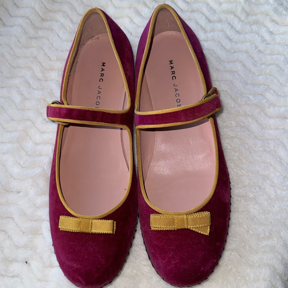 MARC JACOBS Magenta Velvet w/Yellow Ochre
Grosgrain Ribbon Detail Mary Janes
